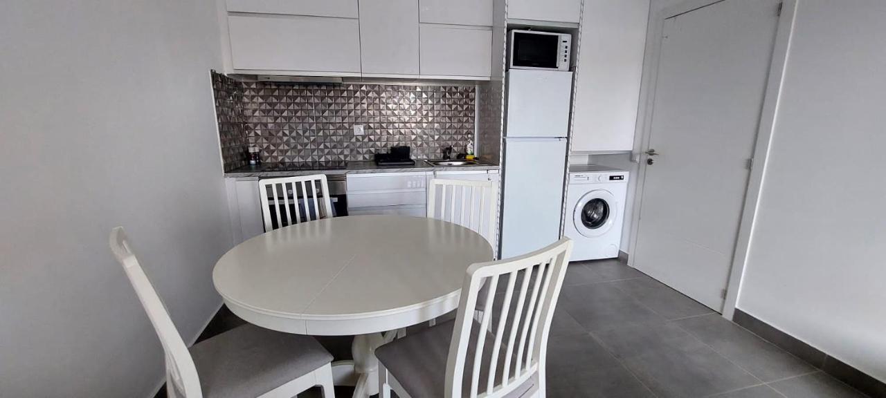 Enjoy Pool, Beach And More At This Nice Apartment Only 3 Minutes From Mareta'S Beach 萨格里什 外观 照片