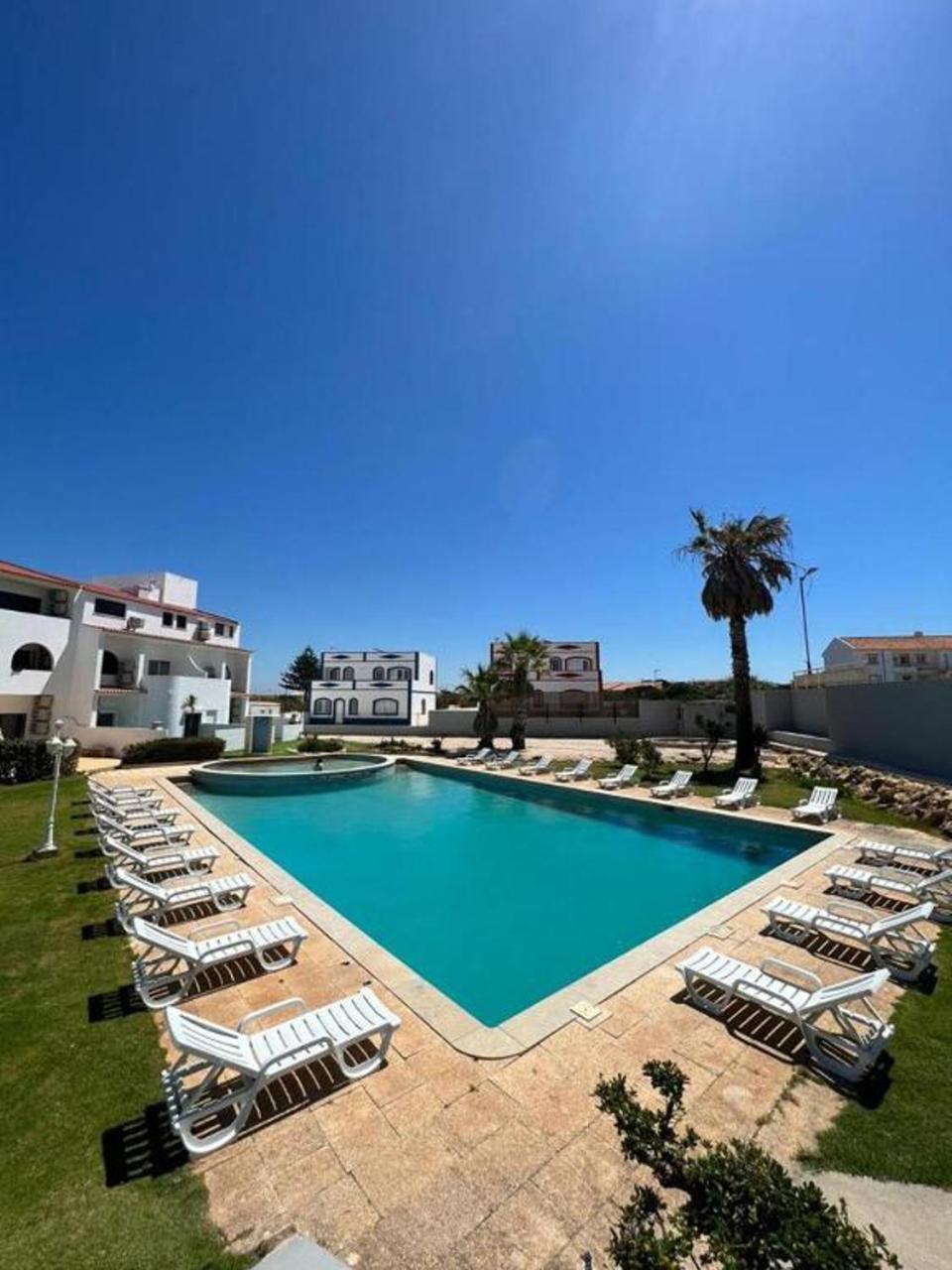 Enjoy Pool, Beach And More At This Nice Apartment Only 3 Minutes From Mareta'S Beach 萨格里什 外观 照片